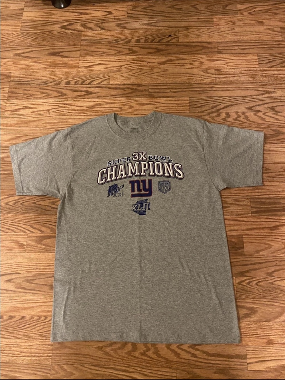 'Super 3X Bowl Champions' Gray Short Sleeve Tee